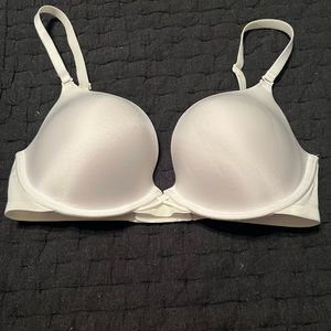 White Bra 34DD Ambrielle Brand